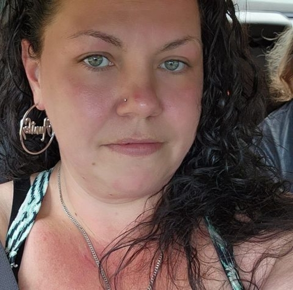 Meet your Posher, Nicole - Picture 1 of 1